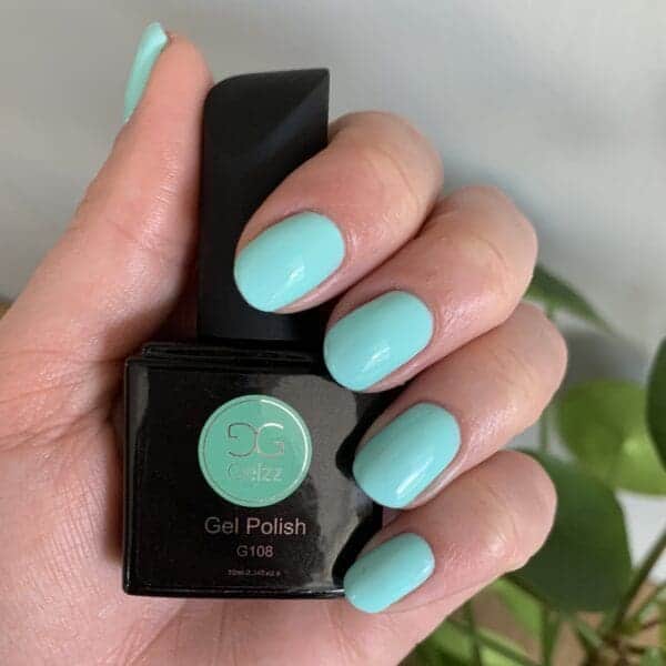 Mint groen gellakte nagel met gellak "Soft Mint Blossum" van Gelzz