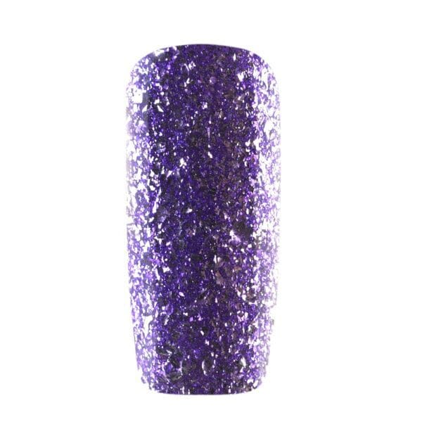 Nagel gelakt met een paarse glitter gellak "Platinum Purple" van Gelzz